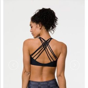 NWT Onzie Chic Bra